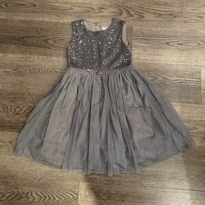Dress for girl in like new condition, fit 6-8y